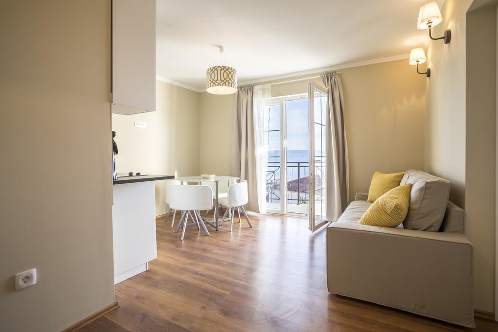 Apartments Villa 9 Подстрана Екстериор снимка